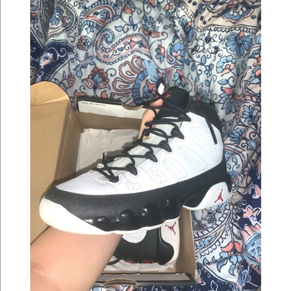Jordan 9 space jam size 5.5y - Picture 3 of 3